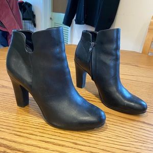 Sam Edelman black ankle booties- size 7.5